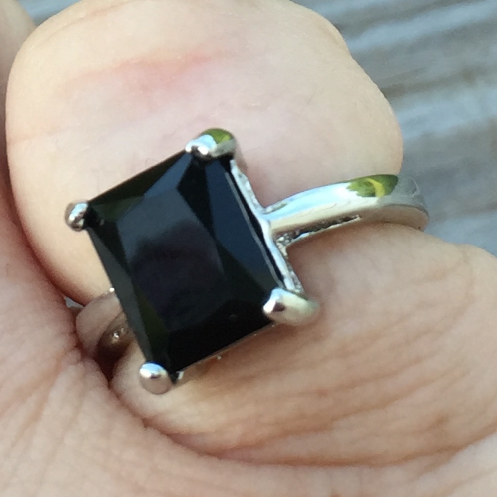 Black Sapphire luxury cut fashion ring - Picture 8 of 8